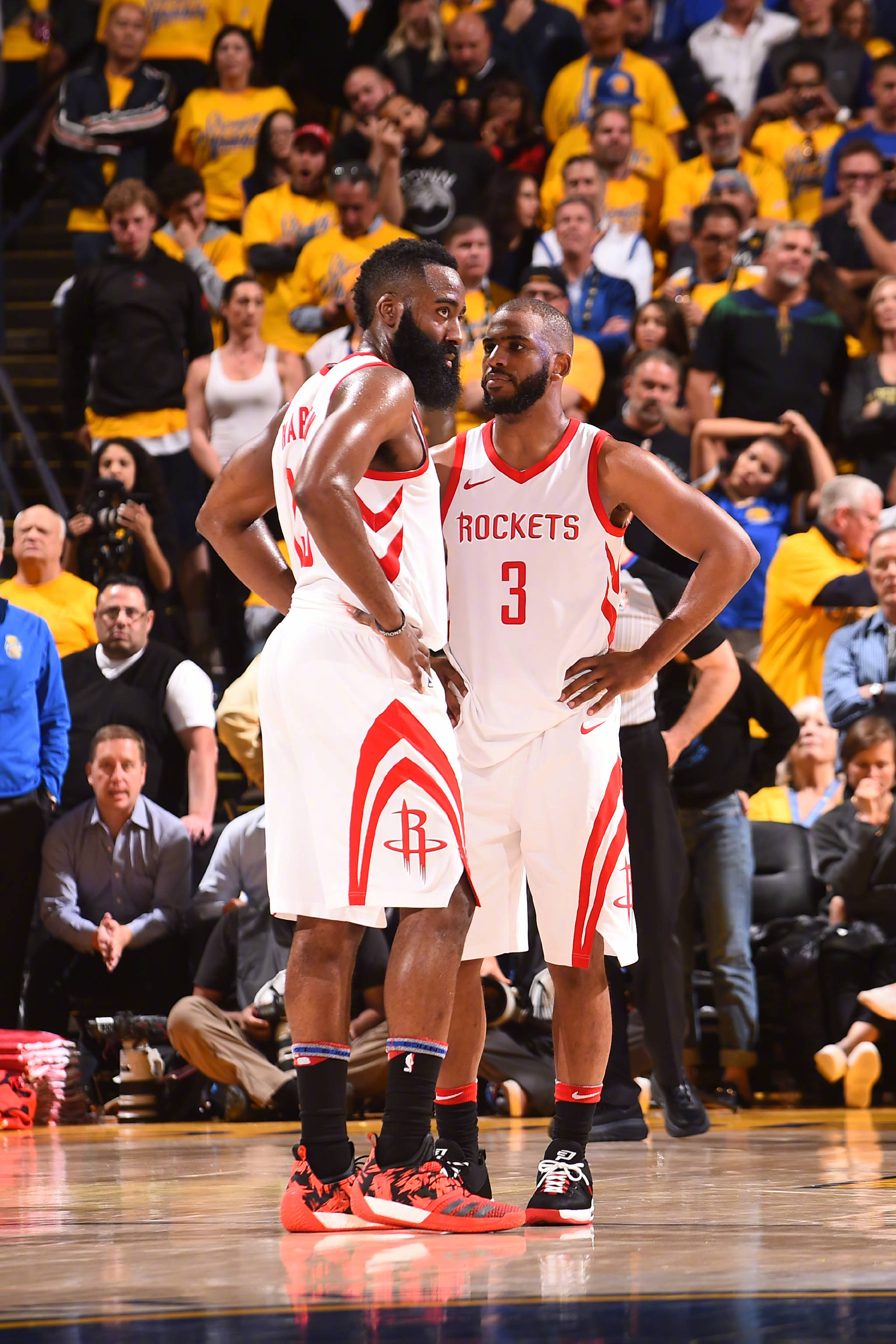 进攻上稍显 进攻上稍显