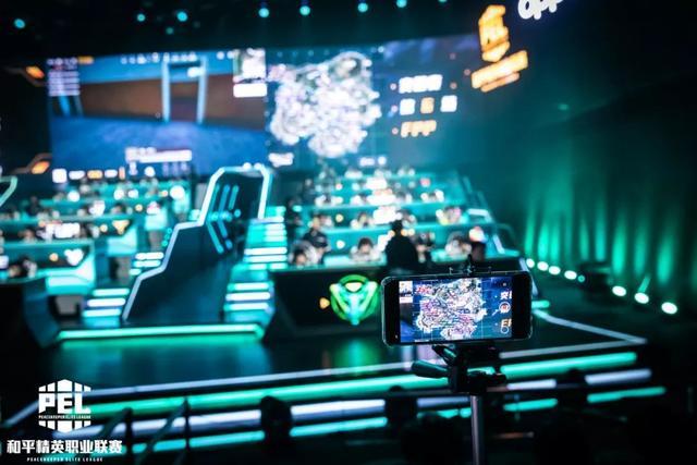 一则报道中 一则报道中